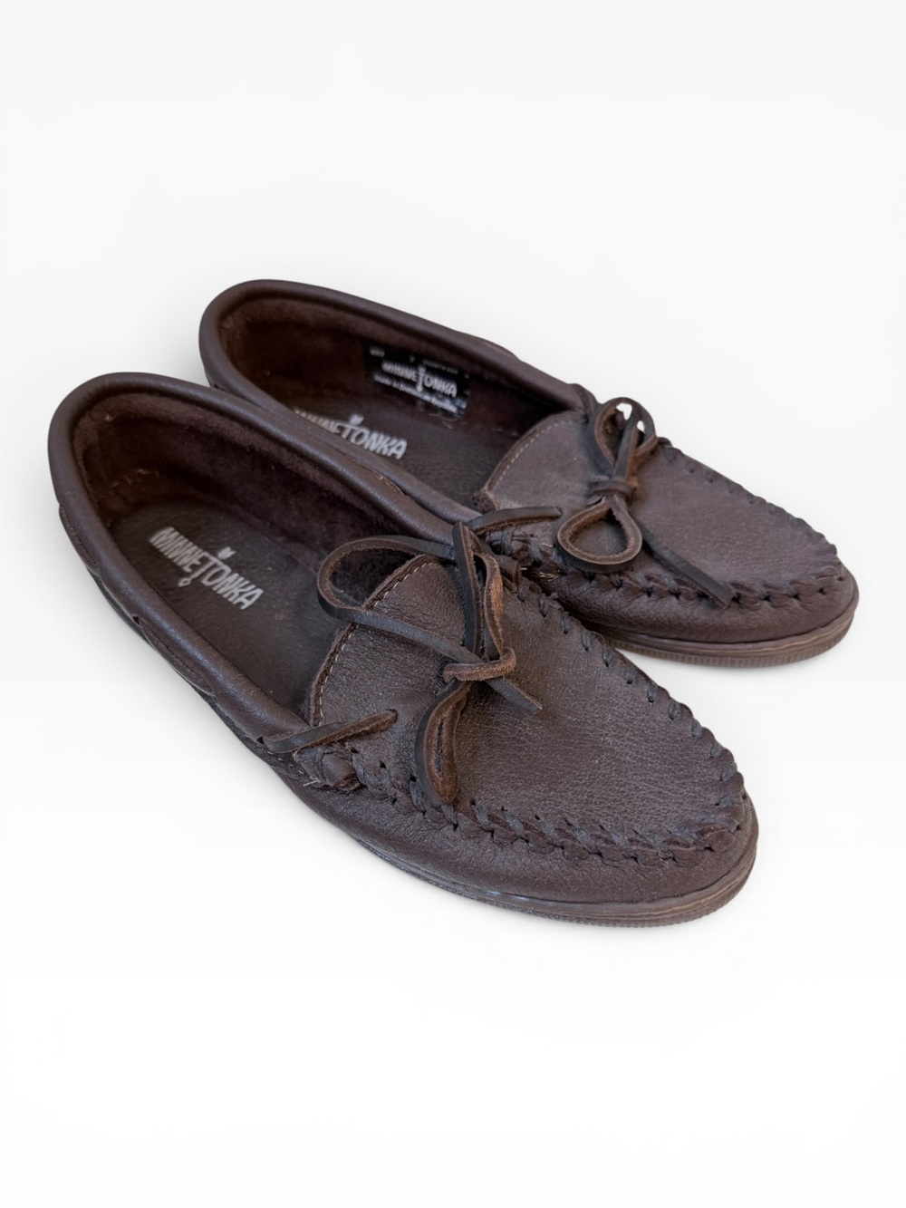 Minnetonka Women's Moosehide Classic Leather Boat Style Moccasin Slippers